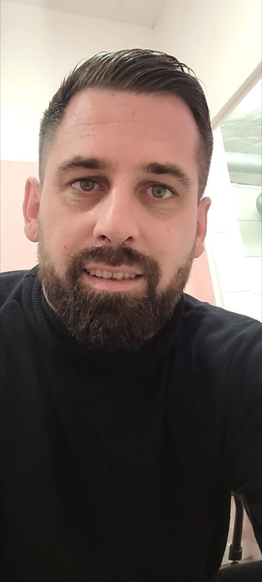 Profil de Karel